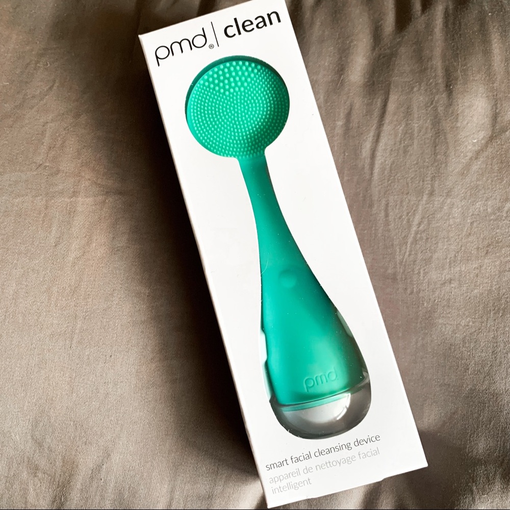 PMD • Clean Smart Facial Cleansing Device